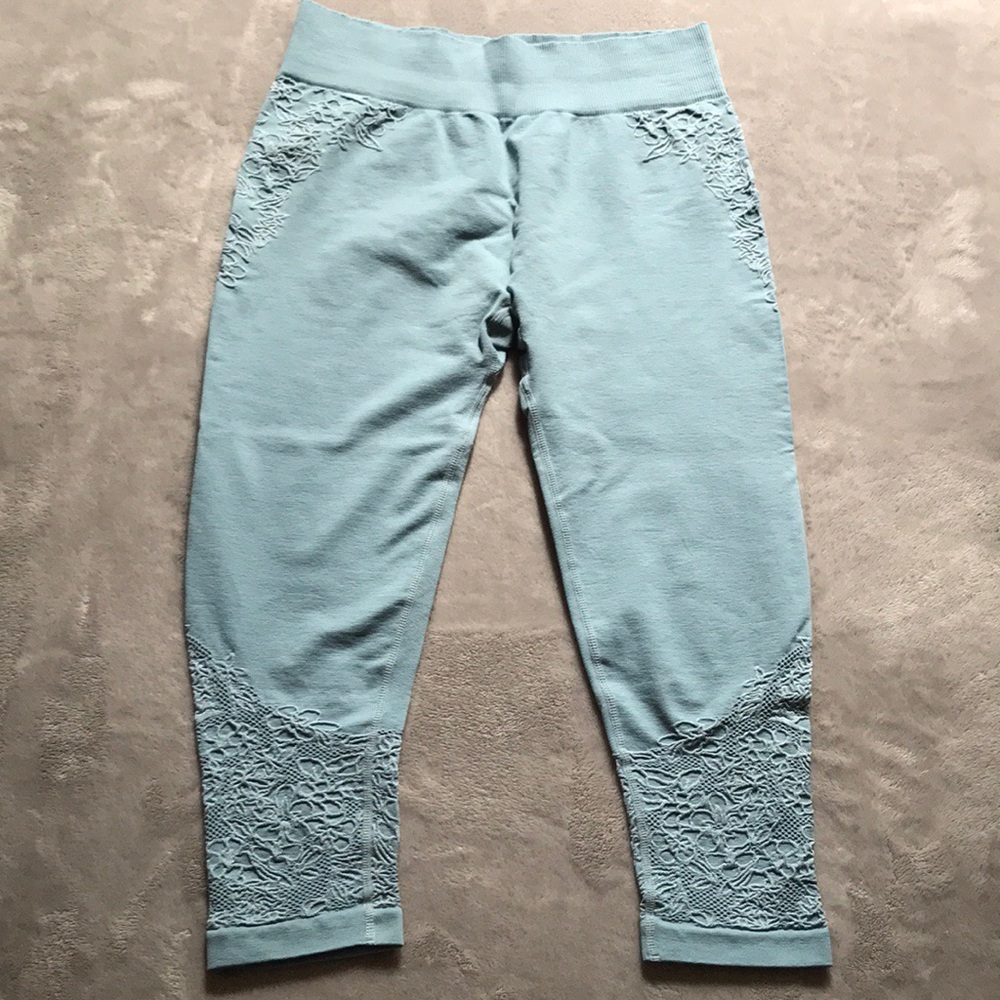 Fabletics Baby Blue Yogi Capris NWOT